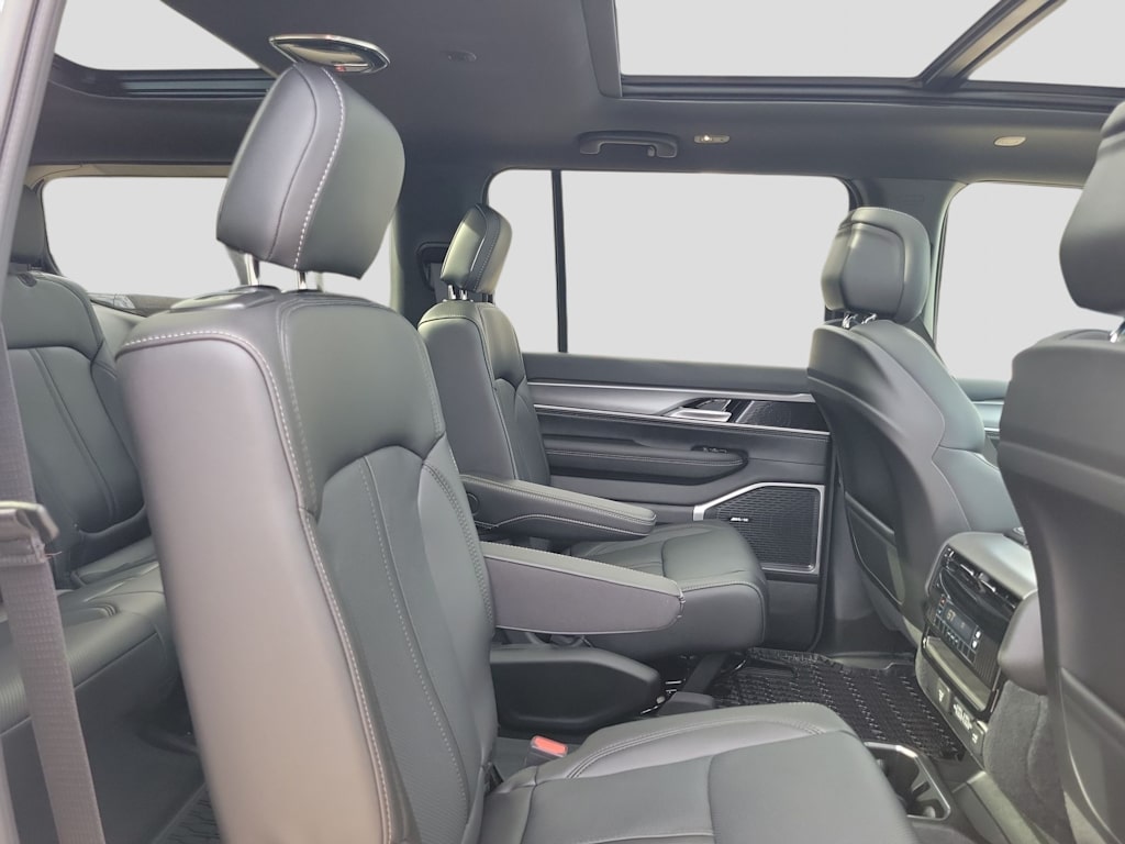 Thumbnail: 2026 Jeep Grand Wagoneer - 24