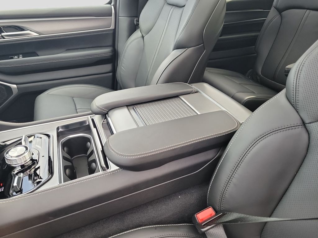 Thumbnail: 2026 Jeep Grand Wagoneer - 25