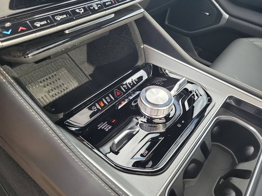 Thumbnail: 2026 Jeep Grand Wagoneer - 16