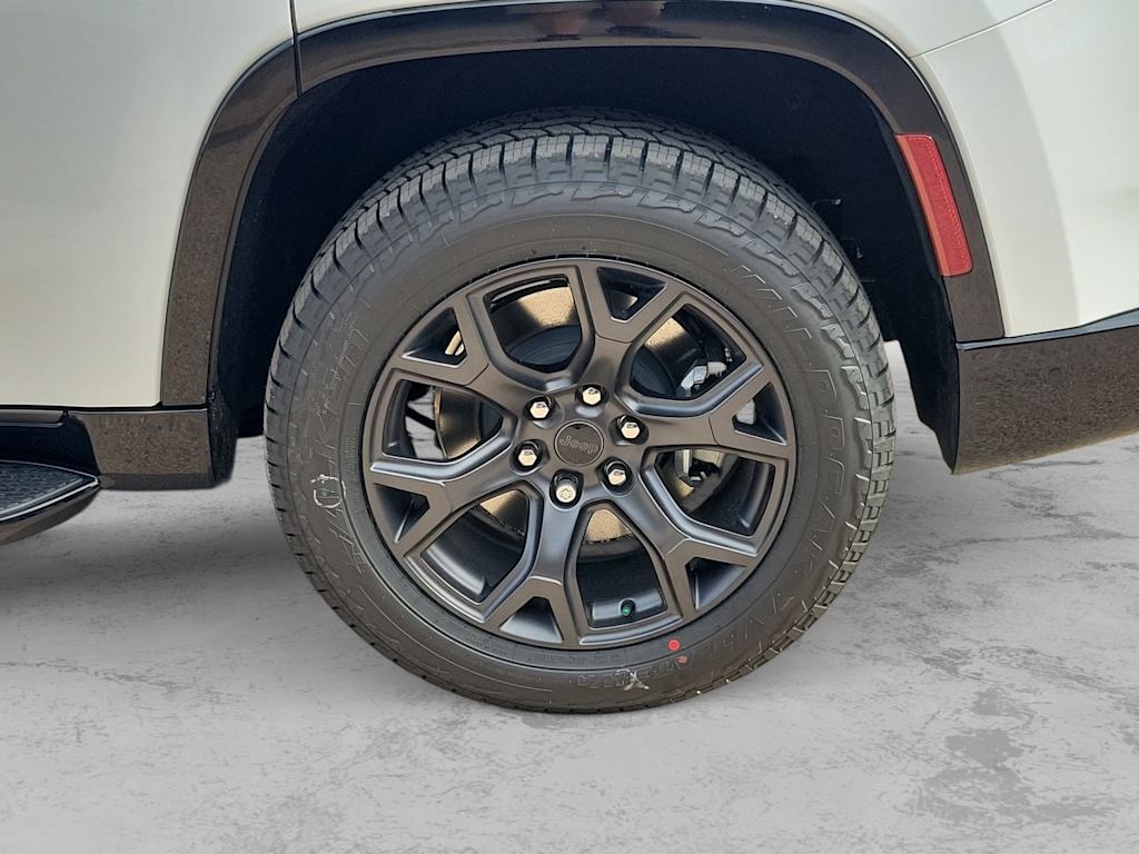 Thumbnail: 2026 Jeep Grand Wagoneer - 8