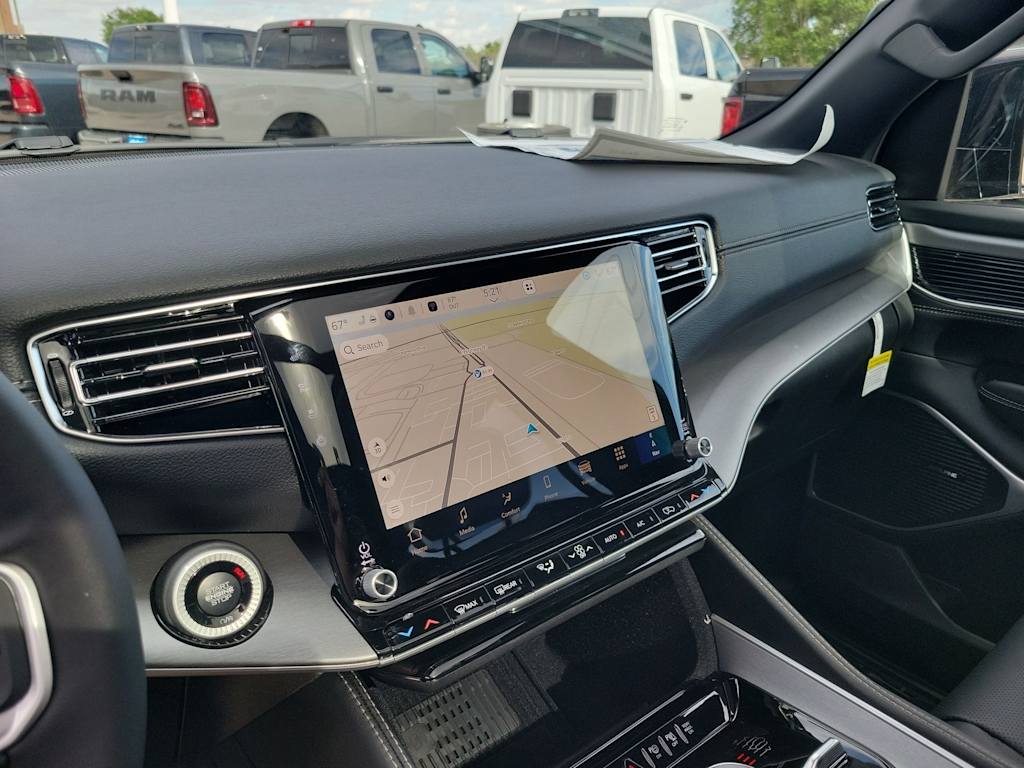 Thumbnail: 2026 Jeep Grand Wagoneer - 15