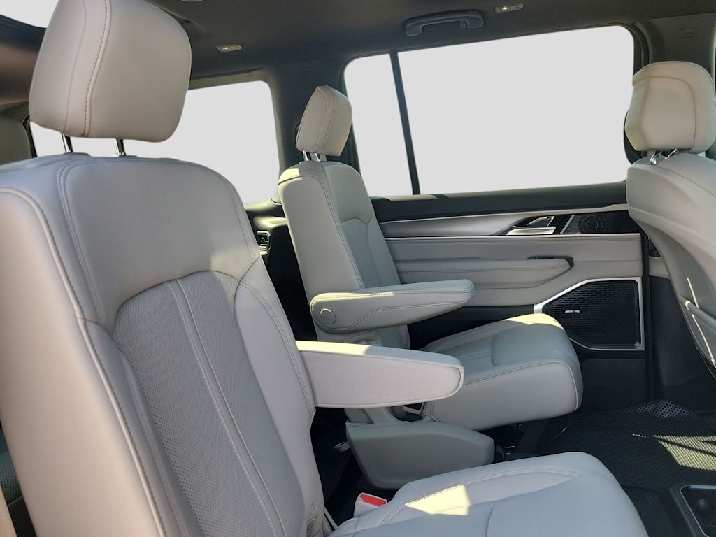 Thumbnail: 2026 Jeep Grand Wagoneer - 12