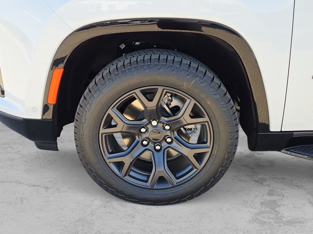 Thumbnail: 2026 Jeep Grand Wagoneer - 8