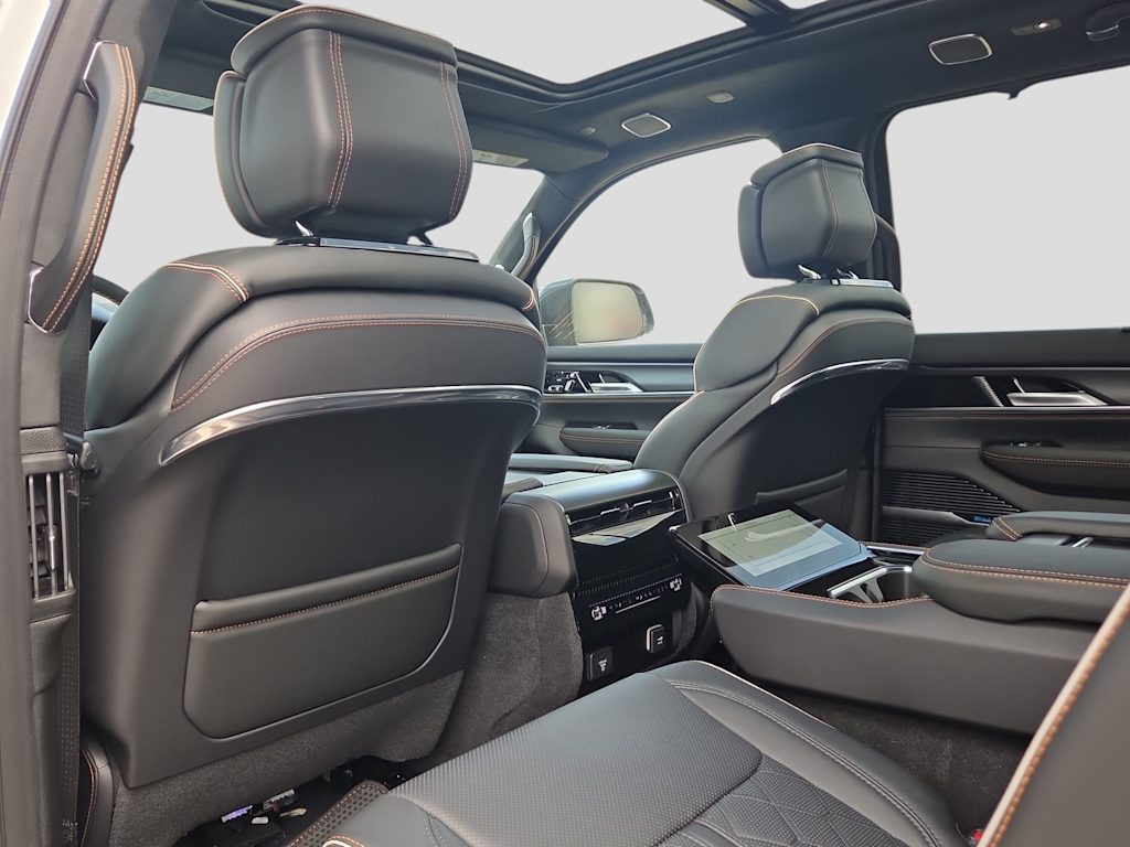 Thumbnail: 2026 Jeep Grand Wagoneer - 12