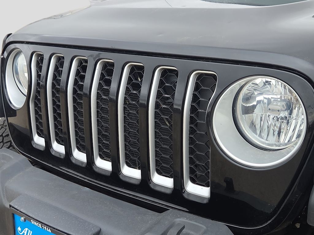 Thumbnail: 2023 Jeep Gladiator - 21
