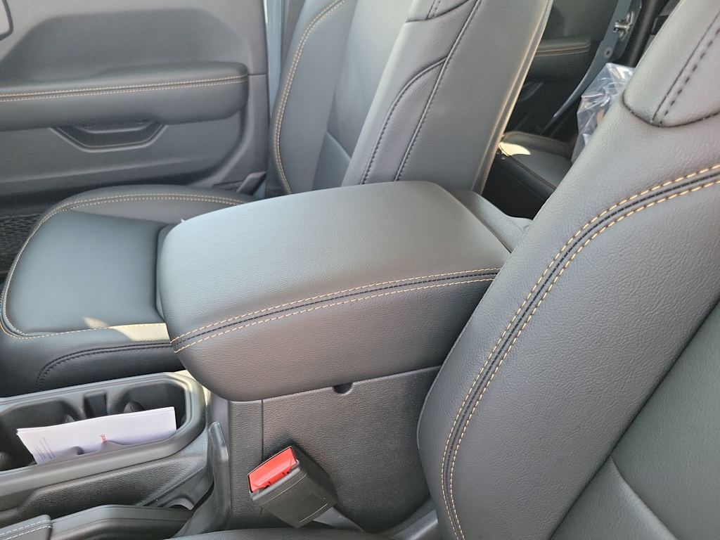 Thumbnail: 2025 Jeep Gladiator - 21