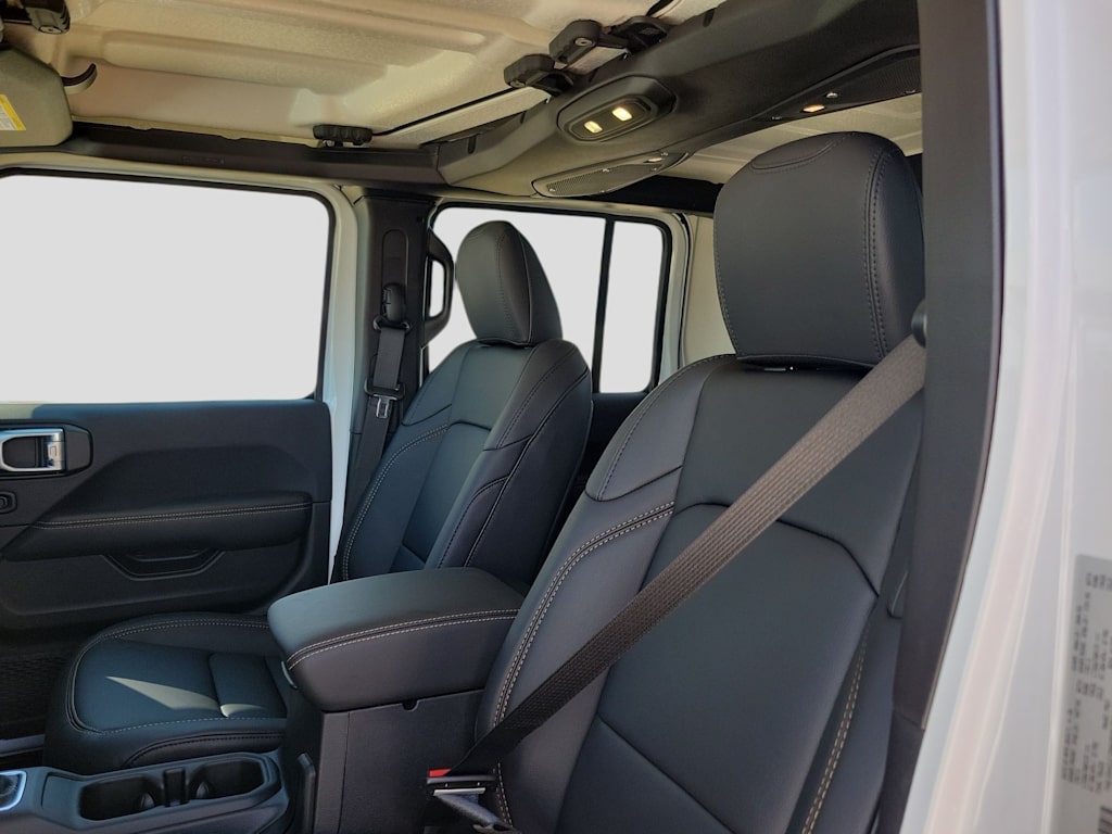 Thumbnail: 2026 Jeep Gladiator - 11