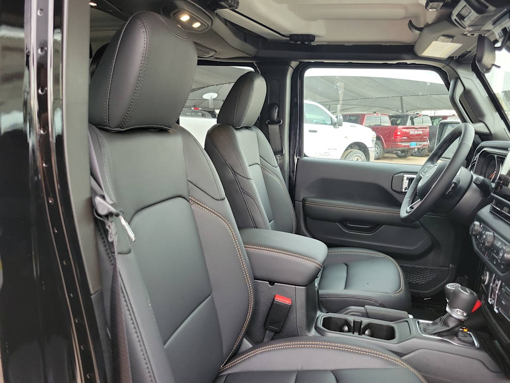 Thumbnail: 2025 Jeep Gladiator - 12