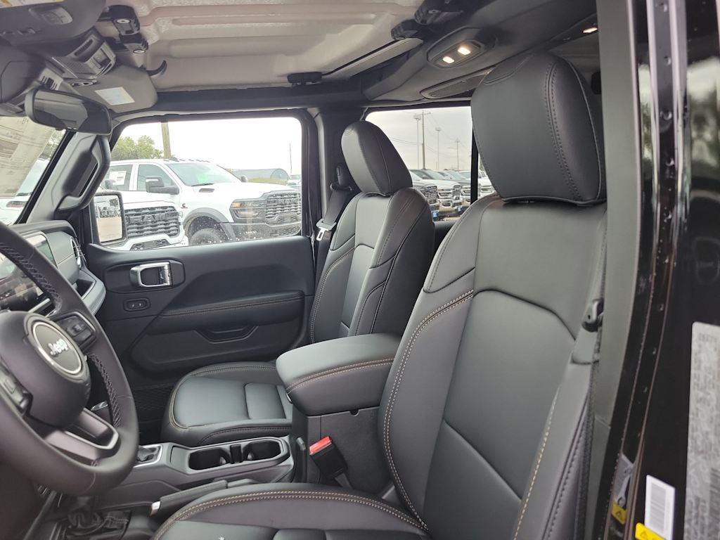 Thumbnail: 2025 Jeep Gladiator - 11