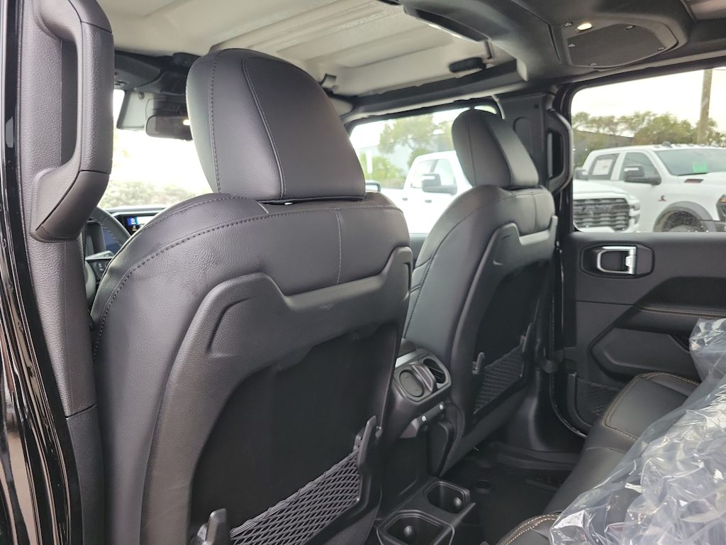 Thumbnail: 2025 Jeep Gladiator - 13