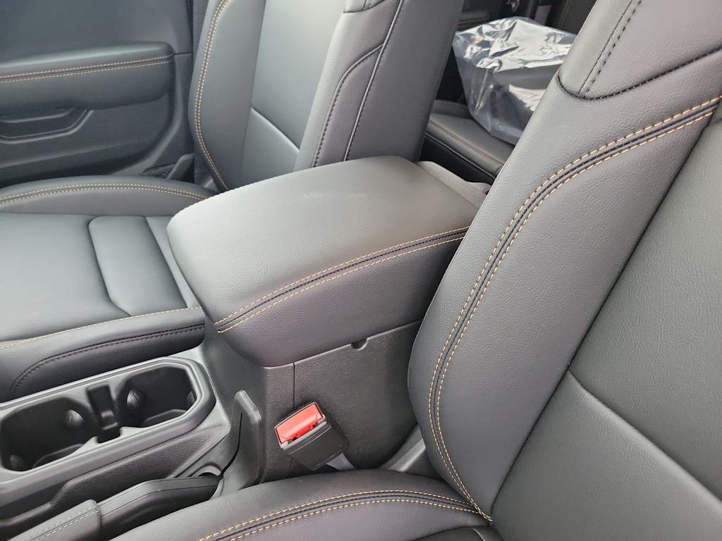 Thumbnail: 2025 Jeep Gladiator - 21