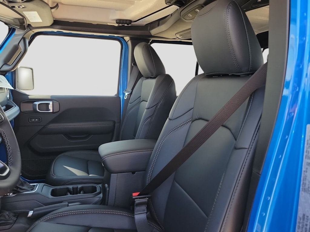 Thumbnail: 2026 Jeep Gladiator - 13