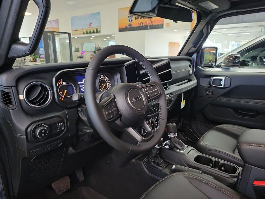 Thumbnail: 2025 Jeep Gladiator - 2