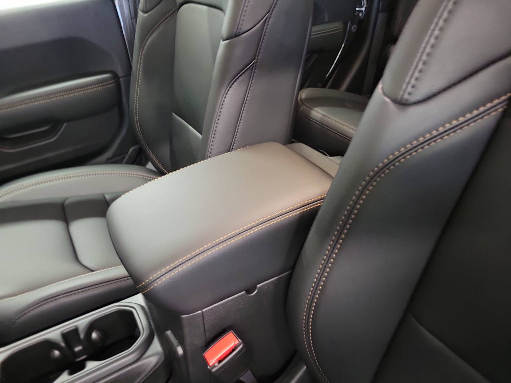 Thumbnail: 2025 Jeep Gladiator - 21