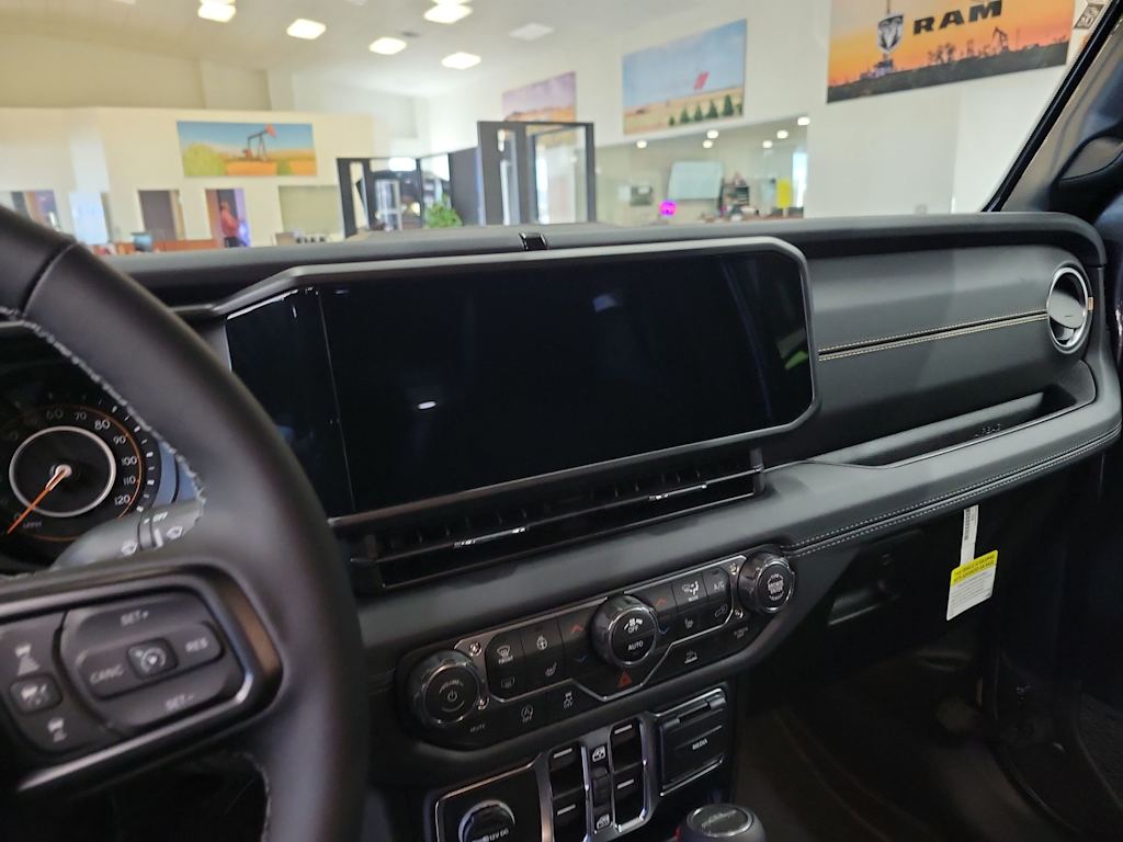 Thumbnail: 2025 Jeep Gladiator - 14