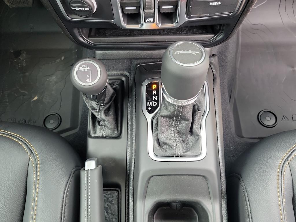 Thumbnail: 2026 Jeep Gladiator - 16