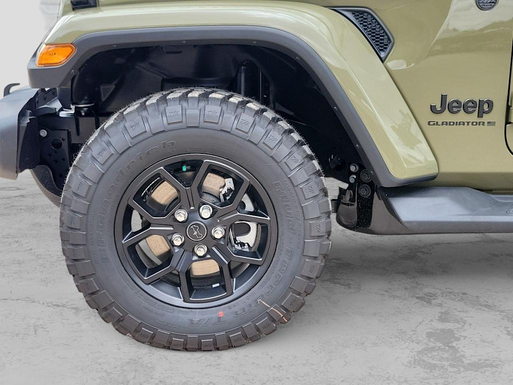 Thumbnail: 2026 Jeep Gladiator - 8