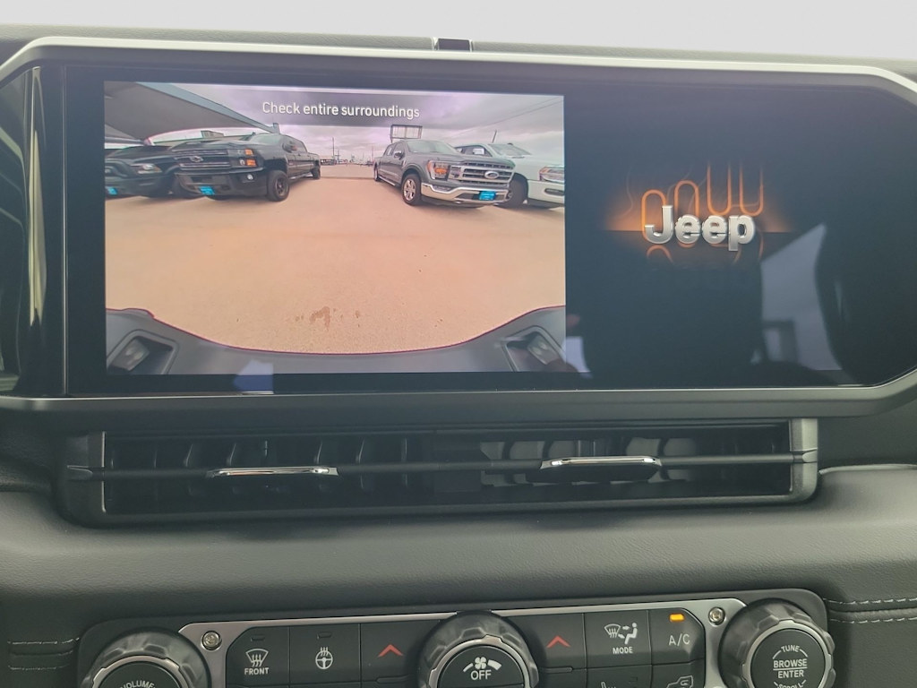 Thumbnail: 2026 Jeep Gladiator - 15