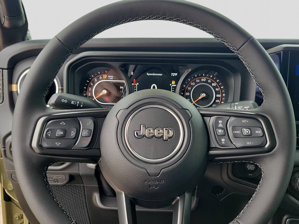 Thumbnail: 2026 Jeep Gladiator - 14