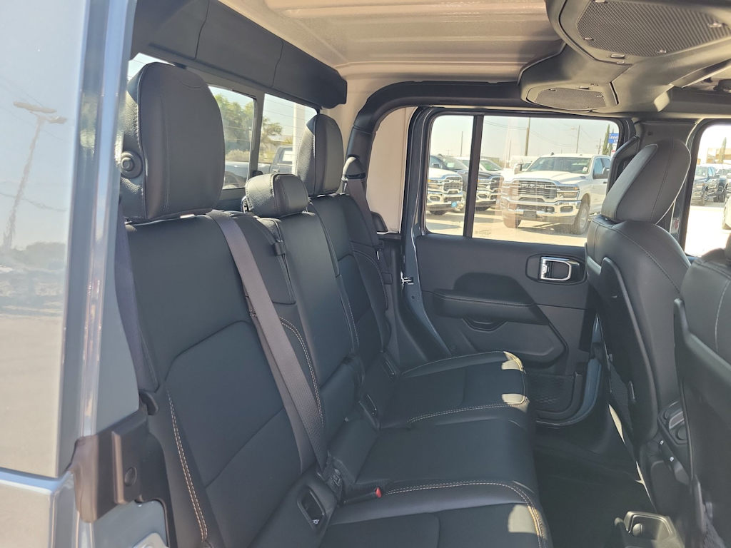 Thumbnail: 2025 Jeep Gladiator - 20