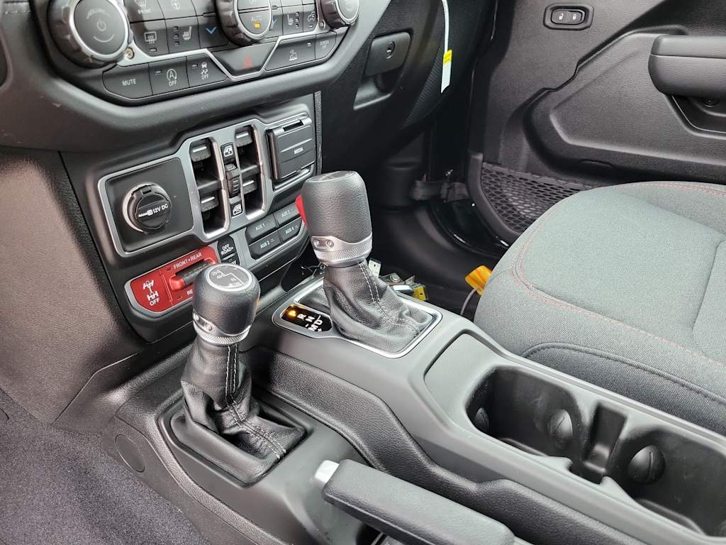 Thumbnail: 2026 Jeep Gladiator - 16
