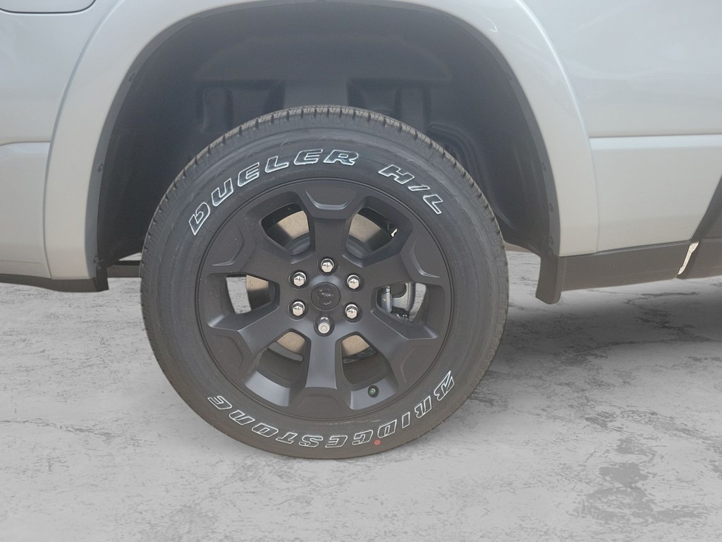 Thumbnail: 2026 RAM 1500 - 7