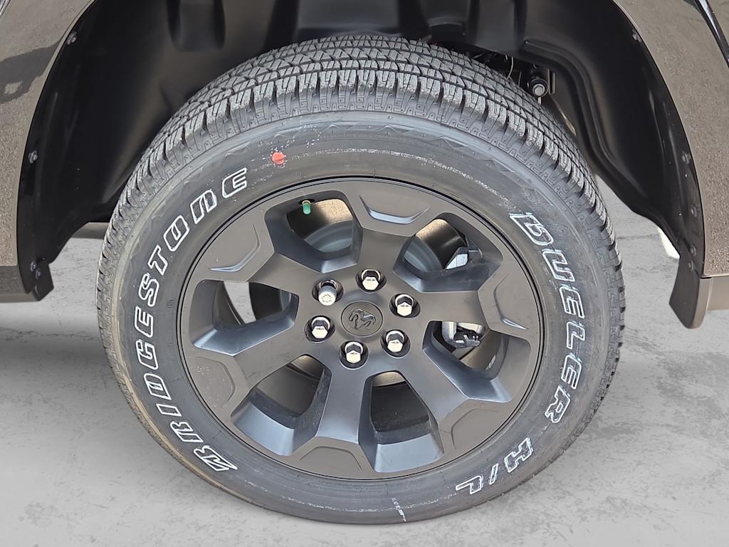 Thumbnail: 2026 RAM 1500 - 8
