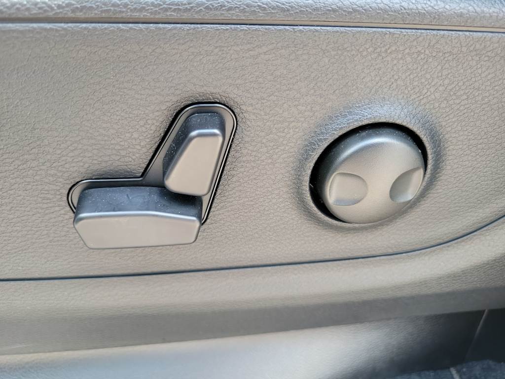 Thumbnail: 2025 RAM 1500 - 18