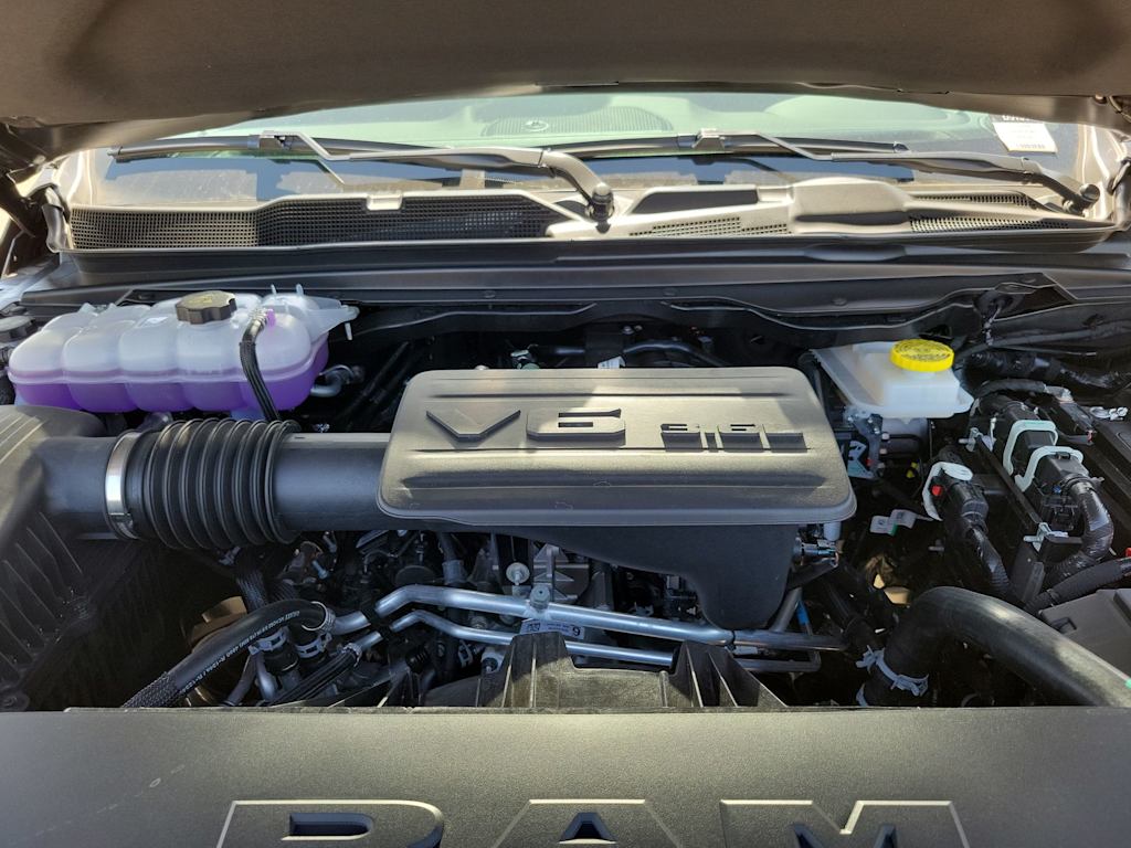 Thumbnail: 2025 RAM 1500 - 9