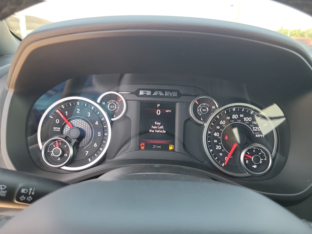 Thumbnail: 2025 RAM 1500 - 17