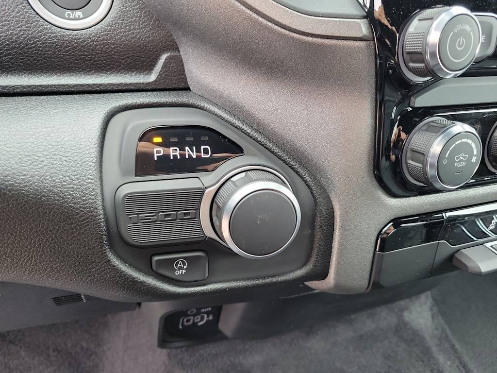 Thumbnail: 2026 RAM 1500 - 25