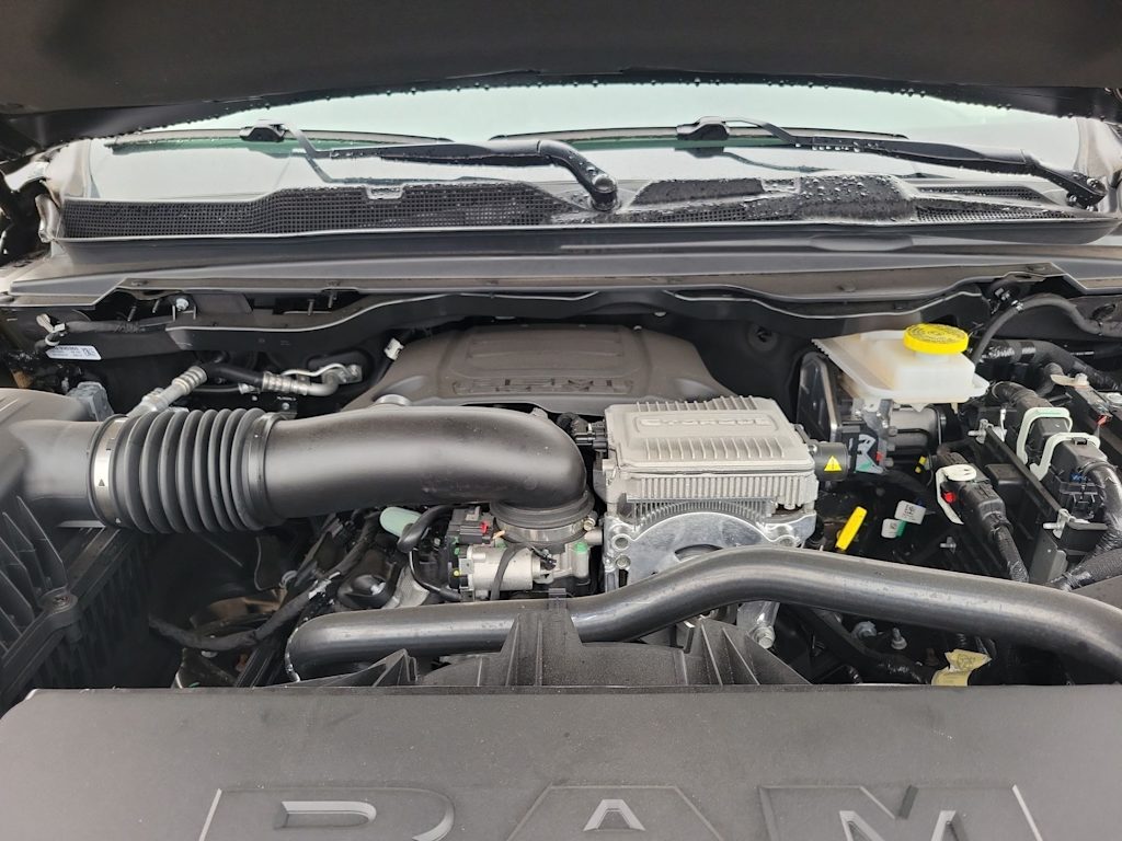 Thumbnail: 2026 RAM 1500 - 9