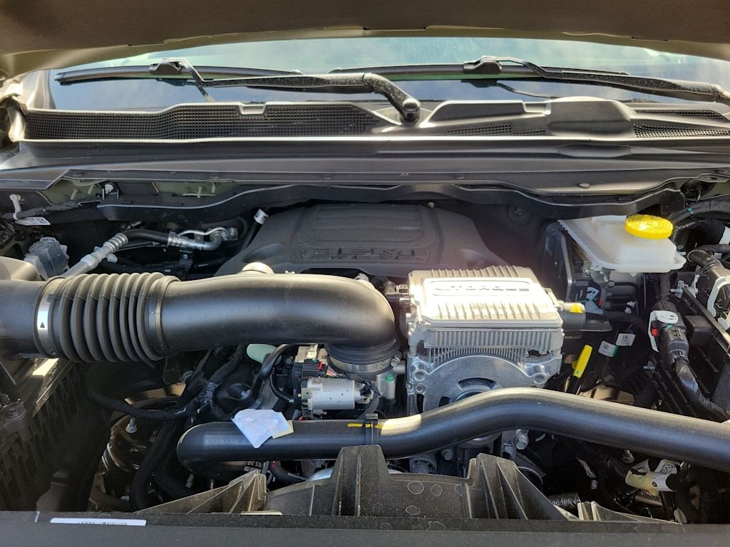 Thumbnail: 2026 RAM 1500 - 9