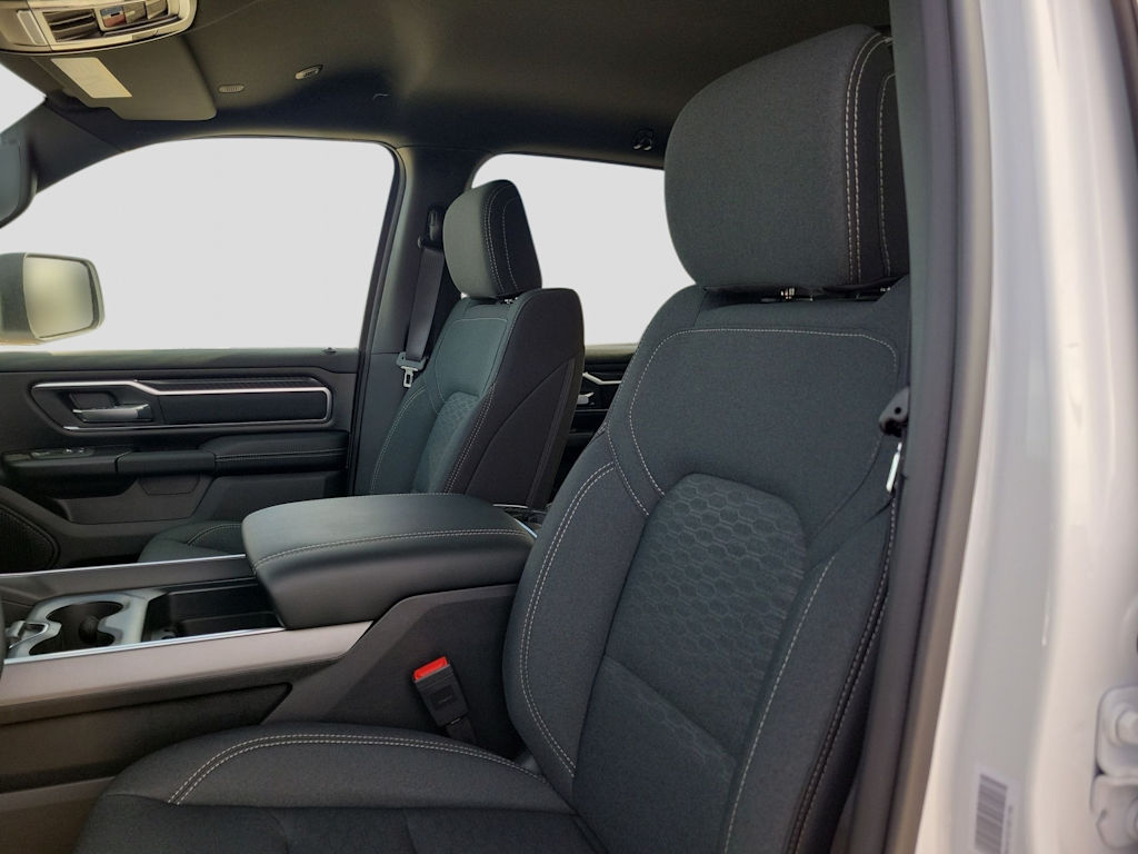 Thumbnail: 2026 RAM 1500 - 9
