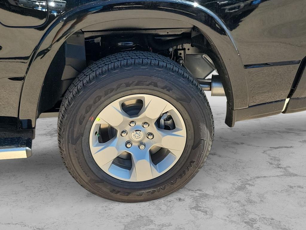 Thumbnail: 2026 RAM 1500 - 8