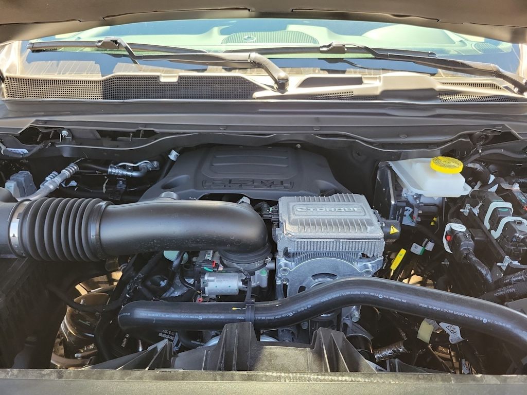 Thumbnail: 2026 RAM 1500 - 9