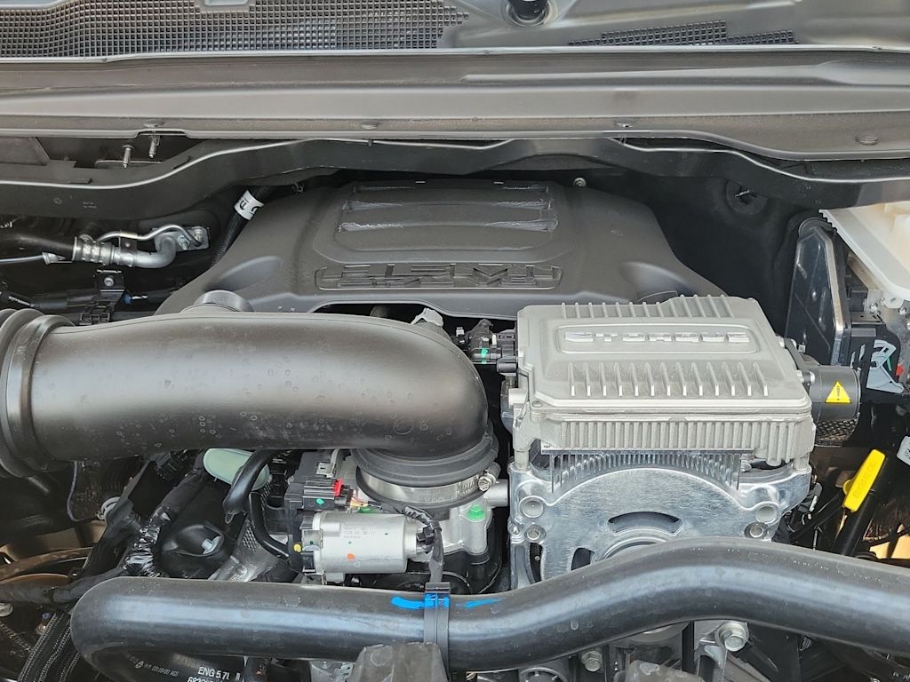 Thumbnail: 2026 RAM 1500 - 9