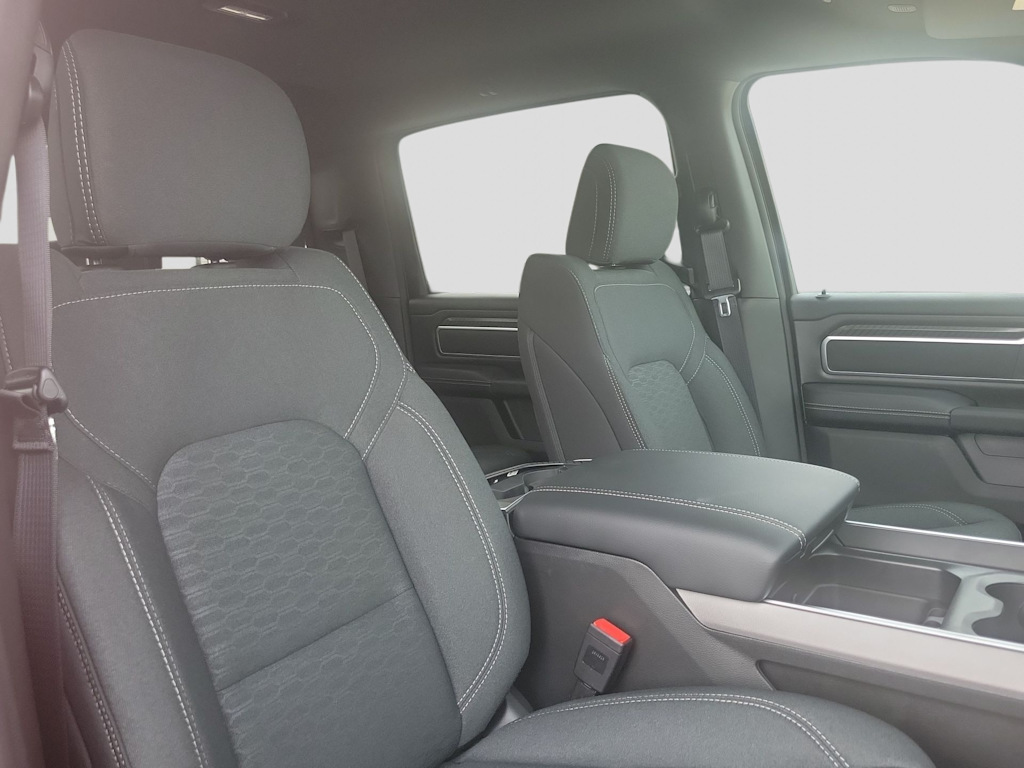 Thumbnail: 2026 RAM 1500 - 11