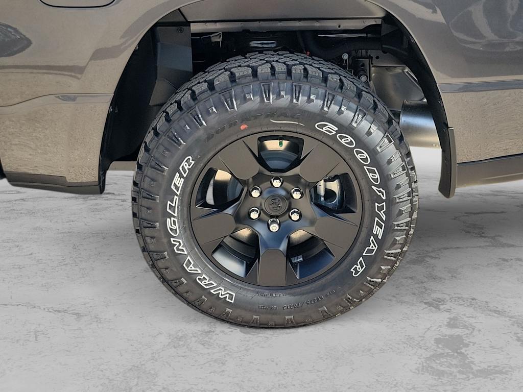 Thumbnail: 2026 RAM 1500 - 7