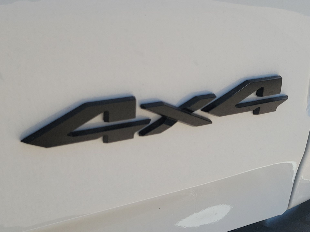 Thumbnail: 2026 RAM 1500 - 6