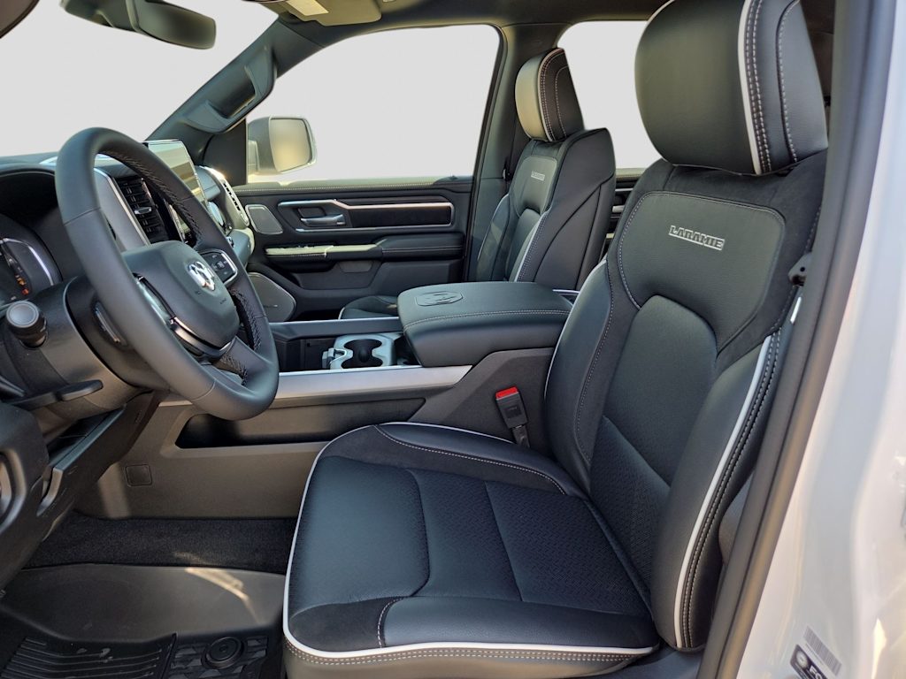Thumbnail: 2026 RAM 1500 - 8