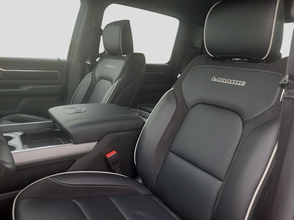 Thumbnail: 2026 RAM 1500 - 9
