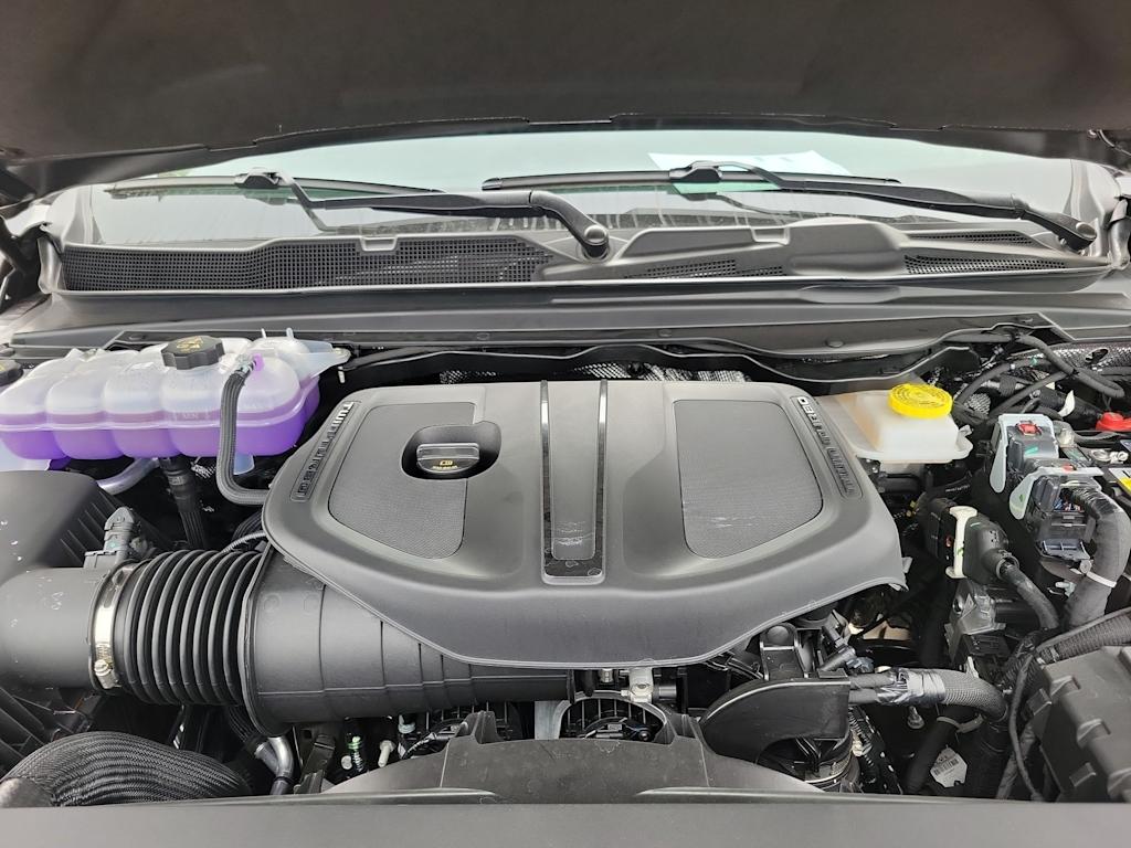 Thumbnail: 2026 RAM 1500 - 9