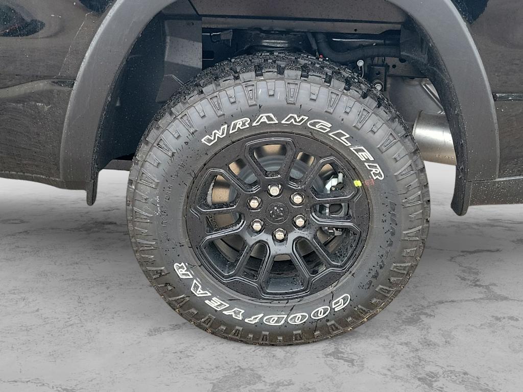 Thumbnail: 2026 RAM 1500 - 8