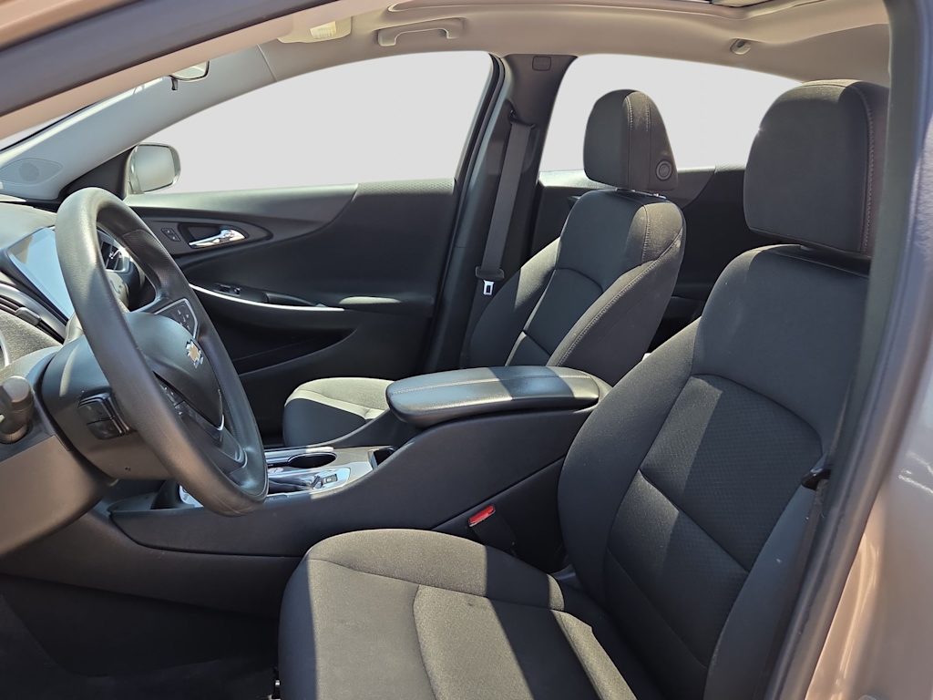 Thumbnail: 2024 Chevrolet Malibu - 9