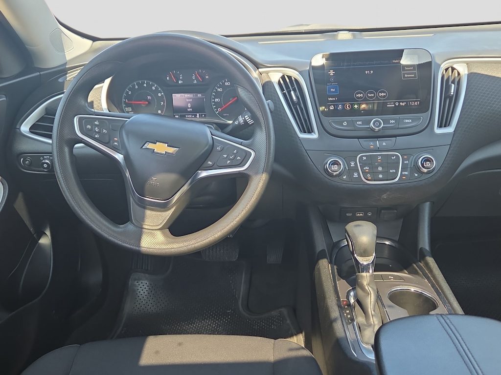 Thumbnail: 2024 Chevrolet Malibu - 10