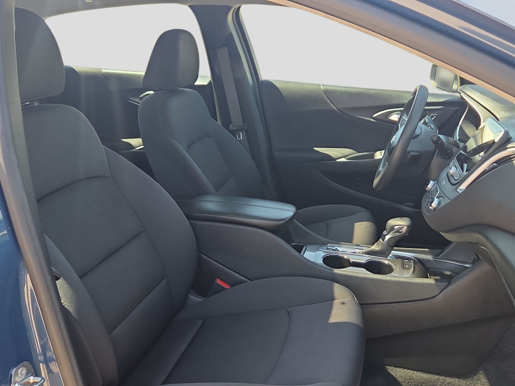 Thumbnail: 2024 Chevrolet Malibu - 12