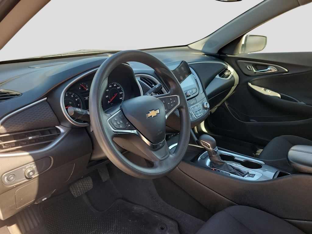 Thumbnail: 2024 Chevrolet Malibu - 3