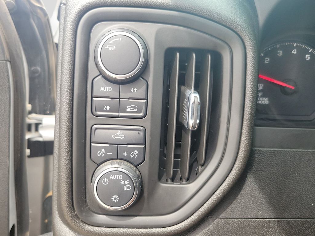 Thumbnail: 2022 Chevrolet Silverado 1500 - 23