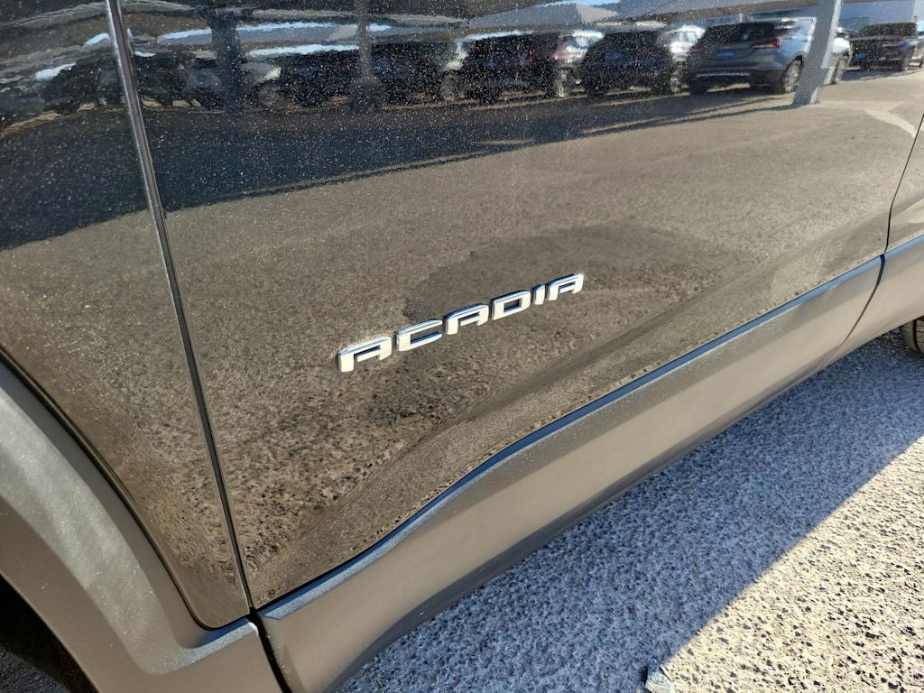 2023 GMC Acadia SLT 7